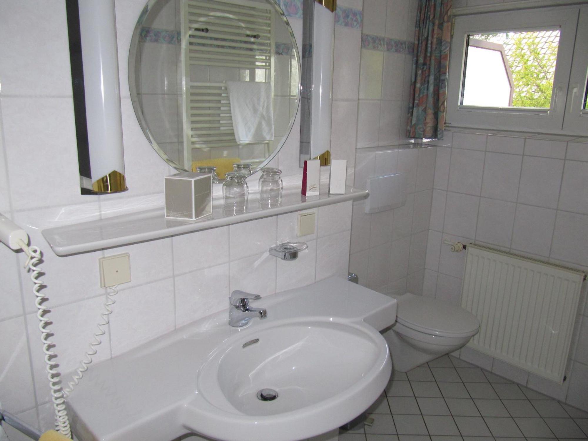Hotel Pension Marie-Luise, Hotel Garni Bad Bevensen Rom bilde